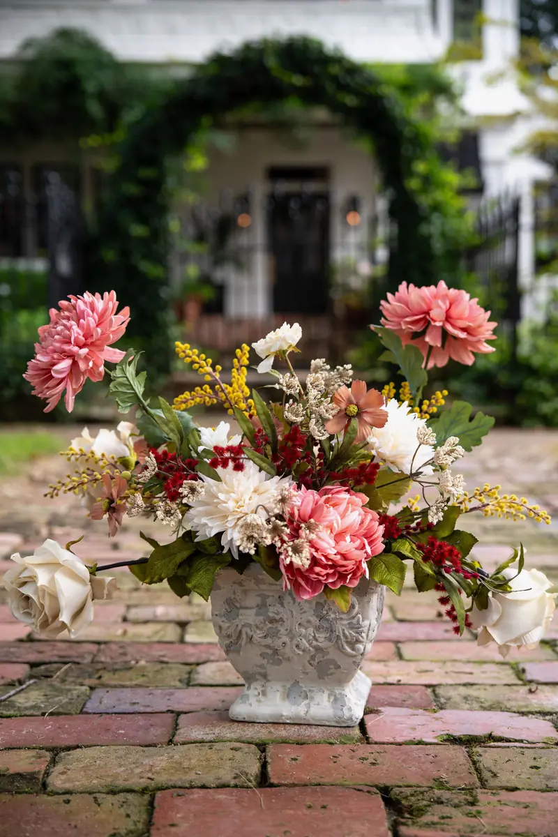Garden courtyard arrangement