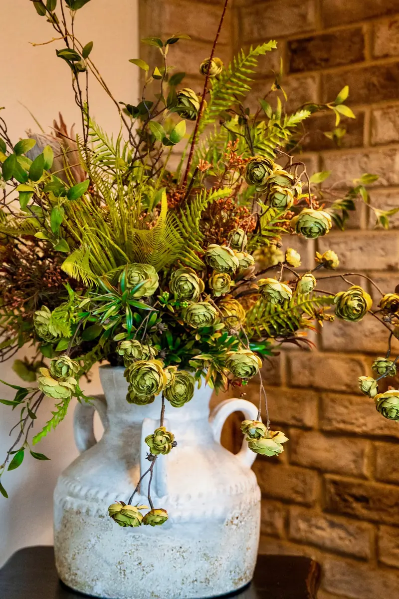 Green amphora arrangement